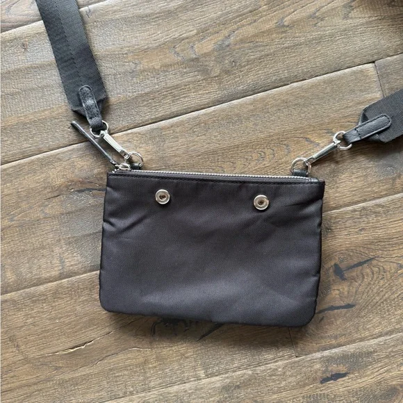 Kendall + Kyle Black Crossbody Bag - Picture 3 of 10